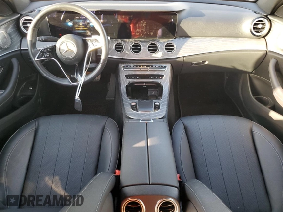 2021 Mercedes-Benz E 350 z VIN W1KZF8EB7MA933821, wystawiony jako Copart lot #50354235 z przebiegiem 32 299 mil mil oraz Nie do naprawy • Non repairable. Historia ofert i sprzedaży dostępna na DreamBid. Obrazek 8.