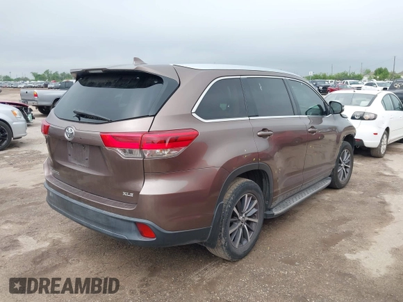 2017 Toyota Highlander XLE with VIN 5TDKZRFH1HS201561, listed as a IAAI auction lot 41841439 with 110,644 mi miles and . Bid and sale history available at DreamBid. Image 4.