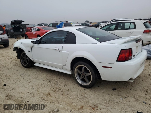 2000 Ford Mustang GT with VIN 1FAFP42XXYF299664, listed as a Copart auction lot 43039945 with 0 mi miles and Salvage Title. Bid and sale history available at carsss.com. Image 2.