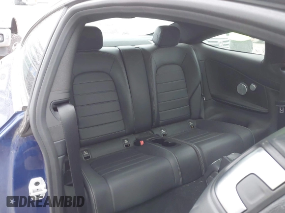 2018 Mercedes-Benz C 300 с VIN WDDWJ4KB5JF620733, выставлен на аукционе IAAI как лот 41730561 с пробегом 75 463 миль миль и . История ставок и продаж доступна на DreamBid. Изображение 8.