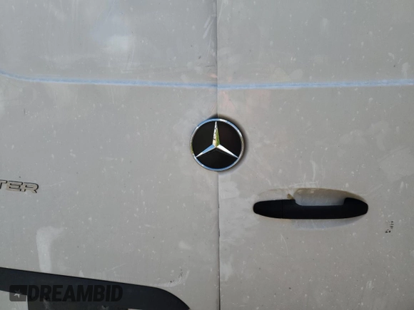 2019 Mercedes-Benz Sprinter Cargo Cargo with VIN W1W4EDHY4KP198942, listed as a Copart auction lot 60164484 with Not Provided miles and Salvage Title. Bid and sale history available at DreamBid. Image 10.