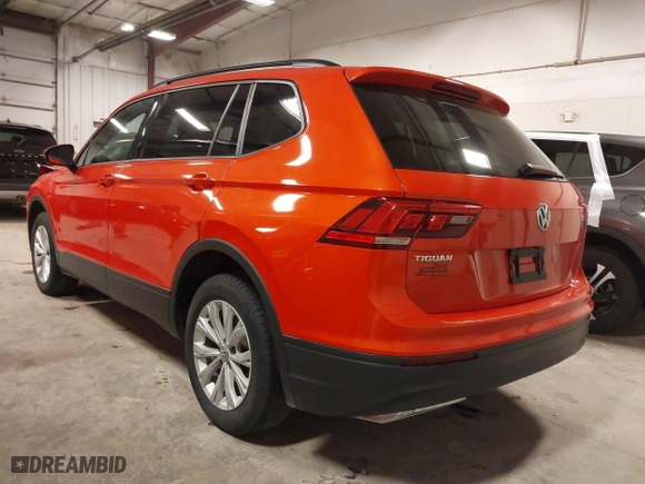 2019 Volkswagen Tiguan S with VIN 3VV0B7AX3KM075498, listed as a IAAI auction lot 41501778 with 143,262 mi miles. Bid and sale history available at carsss.com. Image 3.