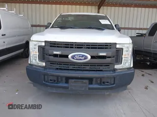 2017 Ford F-250 XLT с VIN 1FT7X2A65HEC33329, выставлен на аукционе IAAI как лот 42350771 с пробегом 153 596 миль миль и . История ставок и продаж доступна на DreamBid. Изображение 6.