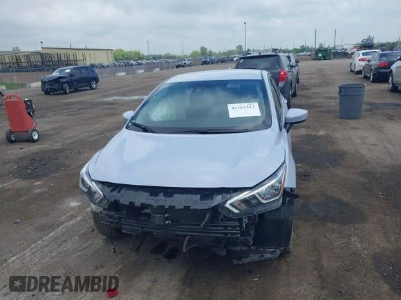 2024 Nissan Versa SV z VIN 3N1CN8EV1RL877066, wystawiony jako IAAI lot #42263312 z przebiegiem 6 081 mil mil oraz . Historia ofert i sprzedaży dostępna na DreamBid. Obrazek 12.