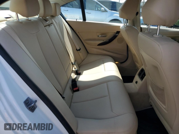 2015 BMW 3 Series 328i xDrive с VIN WBA3B5G54FNS19266, выставлен на аукционе Copart как лот 60695065 с пробегом 111 057 миль миль и Чистый • Clean title. История ставок и продаж доступна на DreamBid. Изображение 10.