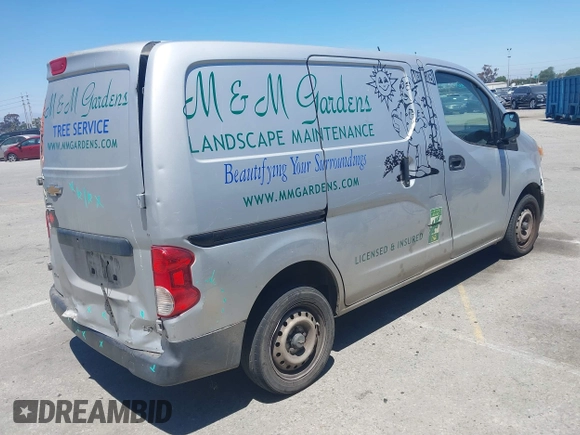 2015 Chevrolet City Express Cargo LS z VIN 3N63M0YN3FK726807, wystawiony jako IAAI lot #42210653 z przebiegiem 118 414 mil mil oraz . Historia ofert i sprzedaży dostępna na DreamBid. Obrazek 4.