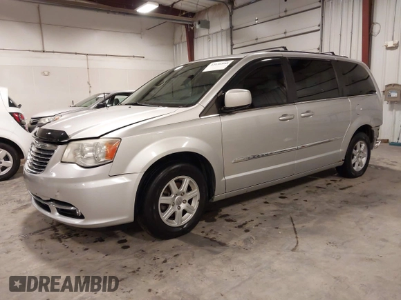 2011 Chrysler Town & Country Touring z VIN 2A4RR5DGXBR723116, wystawiony jako IAAI lot #42156888 z przebiegiem 177 591 mil mil oraz . Historia ofert i sprzedaży dostępna na DreamBid. Obrazek 2.