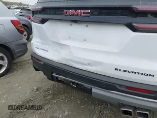 2025 GMC Acadia FWD Elevation z VIN 1GKENKRS8SJ158370, wystawiony jako IAAI lot #41933065 z przebiegiem Nie podano mil oraz . Historia ofert i sprzedaży dostępna na DreamBid. Obrazek 17.