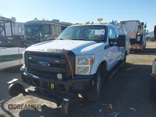 2015 Ford F-250 XLT z VIN 1FT7X2B65FEB83608, wystawiony jako IAAI lot #42013192 z przebiegiem 285 266 mil mil oraz . Historia ofert i sprzedaży dostępna na DreamBid. Obrazek 6.