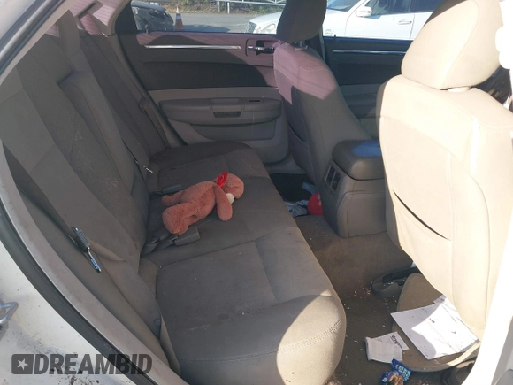 2009 Chrysler 300 с VIN 2C3LA43D49H568877, выставлен на аукционе IAAI как лот 41774772 с пробегом 147 014 миль миль и . История ставок и продаж доступна на DreamBid. Изображение 8.