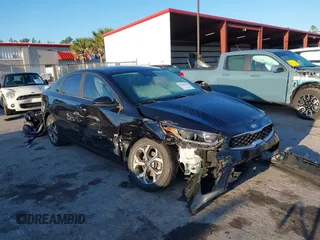 2019 Kia Forte LXS z VIN 3KPF24AD2KE045187, wystawiony jako IAAI lot #42040415 z przebiegiem 55 680 mil mil oraz . Historia ofert i sprzedaży dostępna na DreamBid. Obrazek 1.