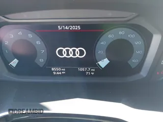 2025 Audi Q3 S line Premium z VIN WA1DECF3XS1004697, wystawiony jako IAAI lot #42256169 z przebiegiem 8550 mil mil oraz . Historia ofert i sprzedaży dostępna na DreamBid. Obrazek 15.