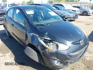 2014 Mazda 2 Touring with VIN JM1DE1LY0E0175771, listed as a IAAI auction lot 41866966 with 90,774 mi miles. Bid and sale history available at carsss.com. Image 6.