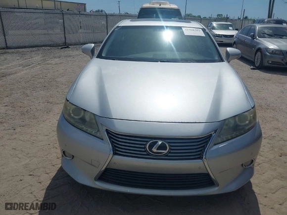 2013 Lexus ES 350 4dr Sdn with VIN JTHBK1GG6D2072051, listed as a IAAI auction lot 41968363 with 140,631 mi miles. Bid and sale history available at carsss.com. Image 12.
