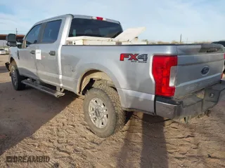 2019 Ford Super Duty F-250 SRW XL with VIN 1FT7W2B6XKEF96010, listed as a IAAI auction lot 41400048 with 198,599 mi miles. Bid and sale history available at carsss.com. Image 3.