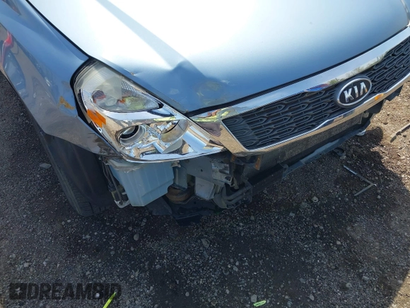 2011 Kia Sedona LX with VIN KNDMG4C74B6368551, listed as a IAAI auction lot 42022483 with 172,495 mi miles. Bid and sale history available at carsss.com. Image 6.
