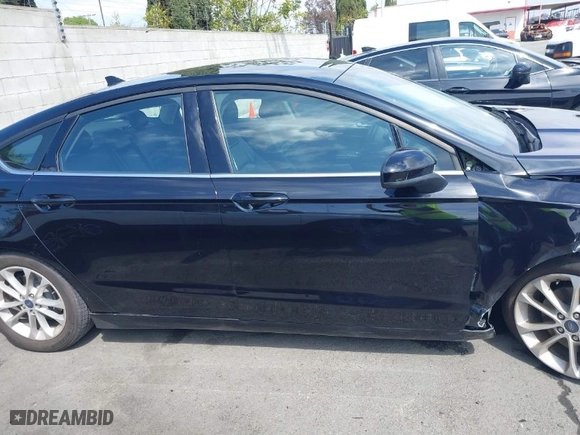 2019 Ford Fusion SE with VIN 3FA6P0HD7KR108430, listed as a IAAI auction lot 41871639 with 15,490 mi miles. Bid and sale history available at carsss.com. Image 13.