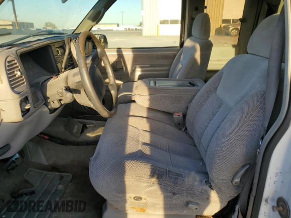 1998 Chevrolet Silverado 1500 with VIN 2GCEC19M8W1262449, listed as a Copart auction lot 82245674 with 167,928 mi miles and Salvage Title. Bid and sale history available at DreamBid. Image 7.