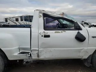 2000 Ford Ranger XL with VIN 1FTYR10V7YPC00743, listed as a Copart auction lot 88146935 with 198,410 mi miles and Salvage Title. Bid and sale history available at carsss.com. Image 10.