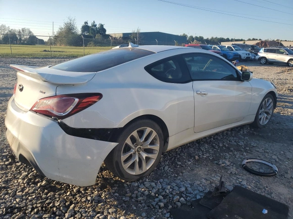 2013 Hyundai Genesis Coupe 2.0T Premium with VIN KMHHT6KDXDU104339, listed as a Copart auction lot 80275214 with 97,931 mi miles and Clean Title. Bid and sale history available at carsss.com. Image 3.