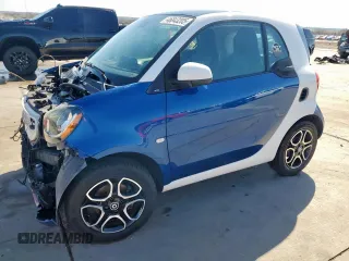 2016 Smart fortwo Passion with VIN WMEFJ5DA4GK058071, listed as a Copart auction lot 46843205 with 92,447 mi miles and Salvage Title. Bid and sale history available at DreamBid. Image 1.