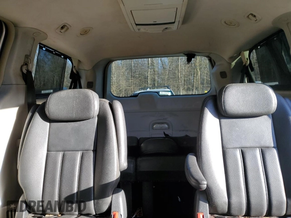 2009 Chrysler Town & Country Touring with VIN 2A8HR54X49R653052, listed as a Copart auction lot 48133155 with 151,527 mi miles and Salvage Title. Bid and sale history available at DreamBid. Image 10.