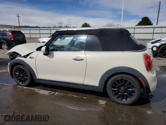 2016 MINI Convertible S с VIN WMWWG9C54G3C21935, выставлен на аукционе Copart как лот 49302455 с пробегом 63 579 миль миль и Списание • Salvage title. История ставок и продаж доступна на DreamBid. Изображение 2.