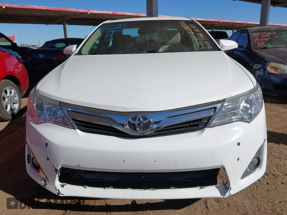 2014 Toyota Camry SE with VIN 4T1BK1FK2EU543220, listed as a IAAI auction lot 41416785 with 198,011 mi miles. Bid and sale history available at carsss.com. Image 12.