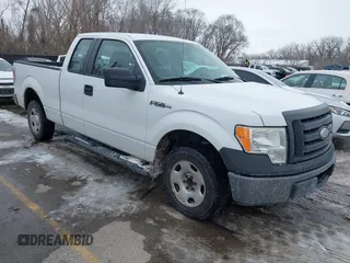 2009 Ford F-150 STX with VIN 1FTRX12W19KB23964, listed as a IAAI auction lot 41550002 with 278,228 mi miles. Bid and sale history available at carsss.com. Image 1.