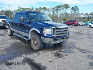 2007 Ford Super Duty F-250 XL with VIN 1FTSW21P37EA06810, listed as a IAAI auction lot 41671356 with 207,590 mi miles. Bid and sale history available at carsss.com. Image 1.