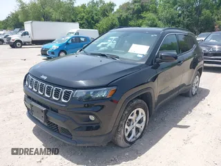 2024 Jeep Compass Latitude с VIN 3C4NJDBN4RT111850, выставлен на аукционе IAAI как лот 42771963 с пробегом 40 626 миль миль и . История ставок и продаж доступна на DreamBid. Изображение 17.