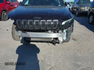 2021 Jeep Cherokee Latitude Lux with VIN 1C4PJLMX3MD196048, listed as a IAAI auction lot 41832519 with 1 mi miles. Bid and sale history available at carsss.com. Image 6.