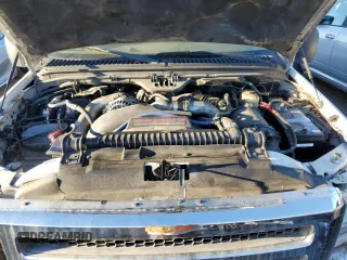 2004 Ford Excursion Special Serv z VIN 1FMSU41P54EA71019, wystawiony jako Copart lot #82715774 z przebiegiem 209 603 mil mil oraz Czysty tytuł • Clean title. Historia ofert i sprzedaży dostępna na DreamBid. Obrazek 12.