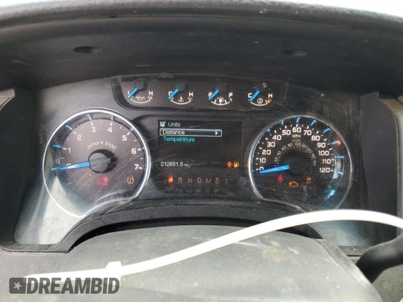 2013 Ford F-150 XL z VIN 1FTFW1ETXDFB93178, wystawiony jako Copart lot #58806015 z przebiegiem 212 651 mil mil oraz Czysty tytuł • Clean title. Historia ofert i sprzedaży dostępna na DreamBid. Obrazek 9.