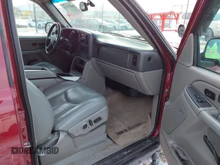 2005 Chevrolet Suburban Z71 with VIN 3GNFK16Z55G210040, listed as a IAAI auction lot 41431533 with 195,819 mi miles. Bid and sale history available at carsss.com. Image 5.
