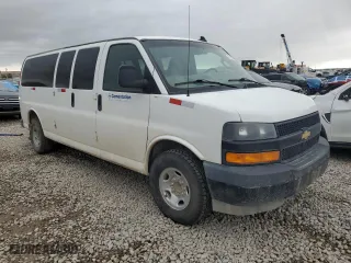 2021 Chevrolet Express Passenger LS with VIN 1GAZGNF73M1236963, listed as a Copart auction lot 75325424 with 26,172 mi miles and Salvage Title. Bid and sale history available at carsss.com. Image 4.