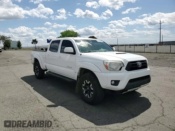 2015 Toyota Tacoma with VIN 3TMMU4FN2FM086482, listed as a Copart auction lot 57124365 with 211,638 mi miles and Salvage title. Bid and sale history available at DreamBid. Image 13.