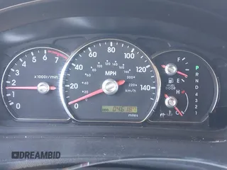 2006 Mitsubishi Endeavor LS z VIN 4A4MM21SX6E066772, wystawiony jako IAAI lot #41078164 z przebiegiem 46 187 mil mil oraz . Historia ofert i sprzedaży dostępna na DreamBid. Obrazek 7.