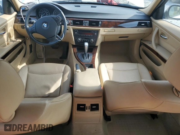 2011 BMW 3 Series 328i xDrive z VIN WBAPK7C53BF087219, wystawiony jako Copart lot #54979425 z przebiegiem 74 030 mil mil oraz Szkoda całkowita • Salvage title. Historia ofert i sprzedaży dostępna na DreamBid. Obrazek 8.