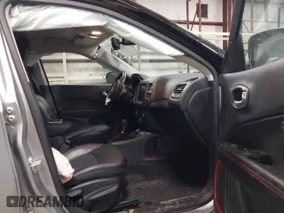 2019 Jeep Compass Trailhawk с VIN 3C4NJDDB0KT712004, выставлен на аукционе IAAI как лот 41667570 с пробегом 46 408 миль миль и . История ставок и продаж доступна на DreamBid. Изображение 5.