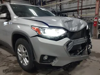 2020 Chevrolet Traverse LT Cloth with VIN 1GNEVGKWXLJ251423, listed as a IAAI auction lot 41650180 with 28,815 mi miles. Bid and sale history available at carsss.com. Image 17.