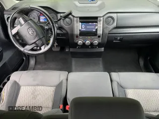 2016 Toyota Tundra SR z VIN 5TFRM5F18GX095787, wystawiony jako Copart lot #58425245 z przebiegiem 227 425 mil mil oraz Czysty tytuł • Clean title. Historia ofert i sprzedaży dostępna na DreamBid. Obrazek 9.
