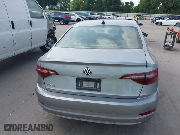 2020 Volkswagen Jetta S z VIN 3VWCB7BU1LM005223, wystawiony jako IAAI lot #42055485 z przebiegiem 48 270 mil mil oraz . Historia ofert i sprzedaży dostępna na DreamBid. Obrazek 16.