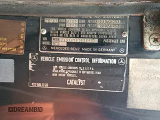 1981 Mercedes-Benz 380 SL z VIN WDBBA45A6BB008589, wystawiony jako Copart lot #52164975 z przebiegiem Nie podano mil oraz Nie do naprawy. Historia ofert i sprzedaży dostępna na DreamBid. Obrazek 13.