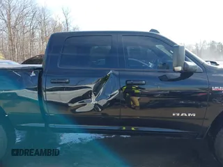 2019 Ram 2500 Big Horn with VIN 3C6UR5DJ7KG698782, listed as a IAAI auction lot 41661621 with 58,064 mi miles. Bid and sale history available at carsss.com. Image 13.