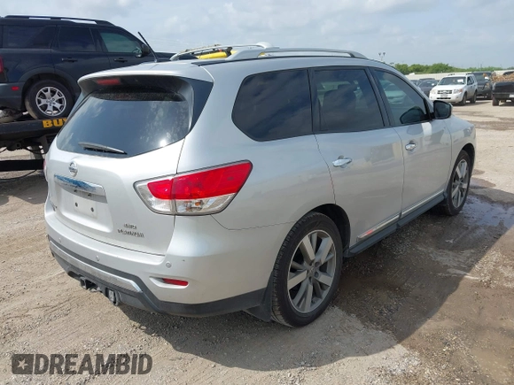 2015 Nissan Pathfinder S with VIN 5N1AR2MM6FC720408, listed as a IAAI auction lot 42752896 with 203,795 mi miles and . Bid and sale history available at DreamBid. Image 4.
