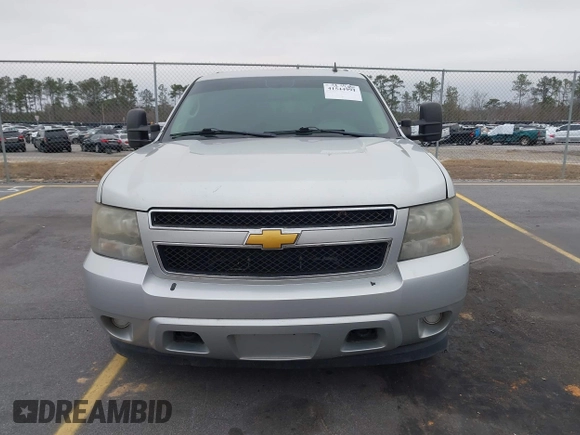 2010 Chevrolet Suburban Commercial with VIN 1GNUKHE30AR186320, listed as a IAAI auction lot 41544991 with 216,037 mi miles and . Bid and sale history available at DreamBid. Image 12.