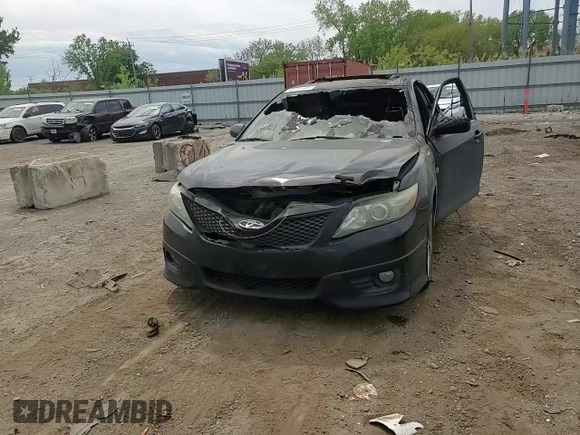 2011 Toyota Camry LE z VIN 4T1BF3EK4BU143155, wystawiony jako Copart lot #56717145 z przebiegiem Nie podano mil oraz Szkoda całkowita • Salvage title. Historia ofert i sprzedaży dostępna na DreamBid. Obrazek 13.