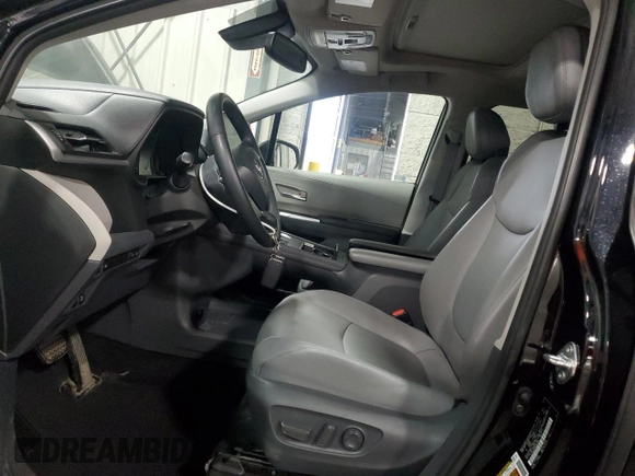2021 Toyota Sienna XLE z VIN 5TDYRKECXMS024686, wystawiony jako Copart lot #56990895 z przebiegiem 37 744 mil mil oraz Szkoda całkowita • Salvage title. Historia ofert i sprzedaży dostępna na DreamBid. Obrazek 7.