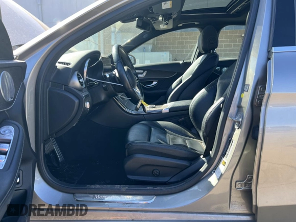 2020 Mercedes-Benz C 300 with VIN 55SWF8EB5LU325541, listed as a Copart auction lot 48358355 with 70,592 mi miles and Non Repairable. Bid and sale history available at DreamBid. Image 7.